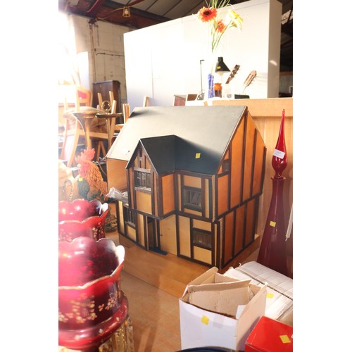 370 - Dolls house