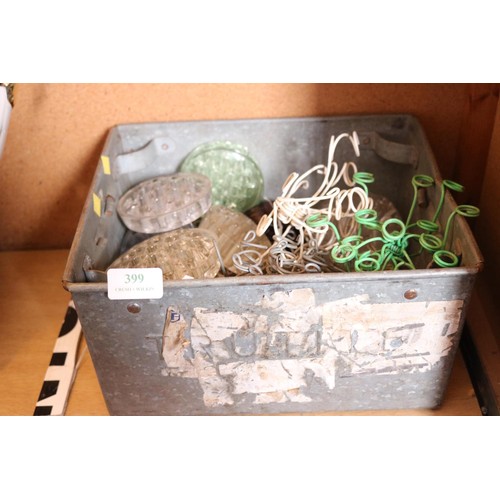 399 - Galvanised box of flower arranging roses