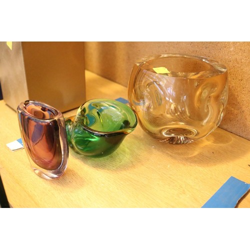 419 - 4 pieces of coloured glass