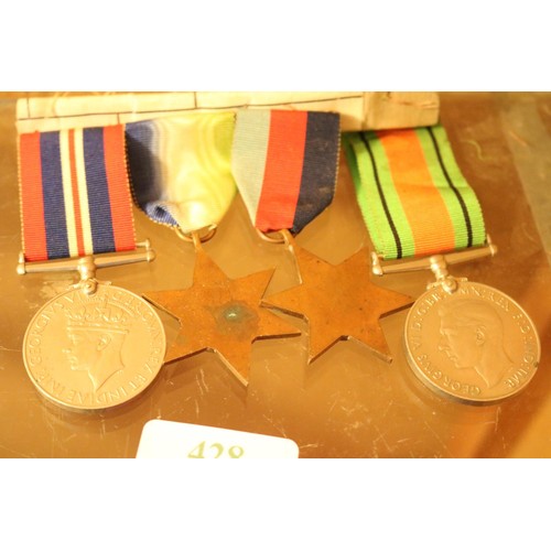 428 - Set of medals