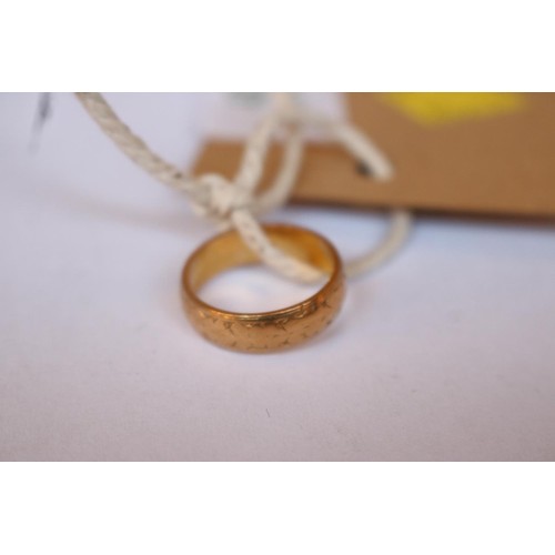 433 - Hallmarked 22ct gold ring - 5.5gms total