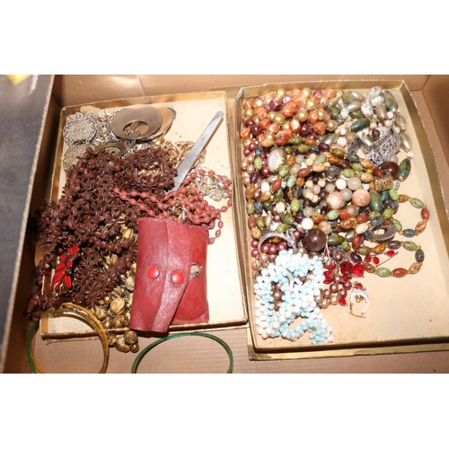 456 - Qty of various beads, etc