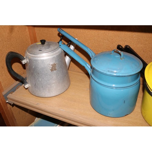 471 - Aluminium teapot & pans