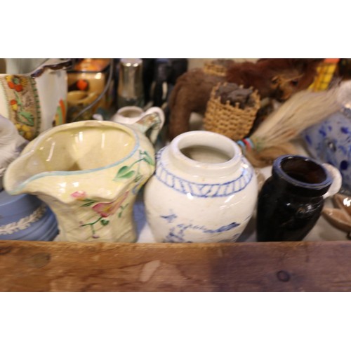 501 - Large qty of collectable china, etc