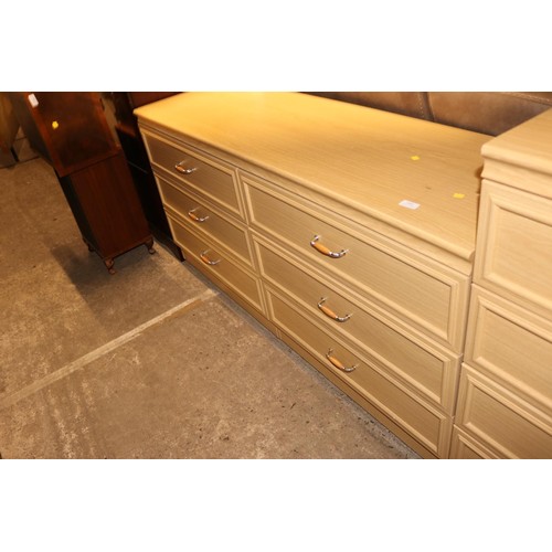 533 - Long chest of 6 drawers