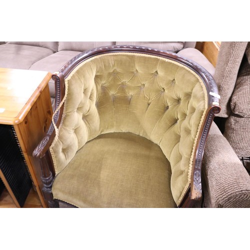 550 - Curved button back chair