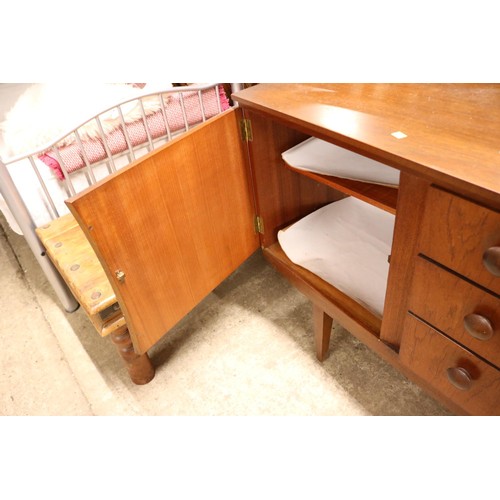 568 - 6ft teak sideboard