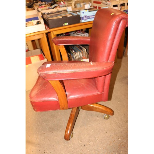 587 - Red leather office chair