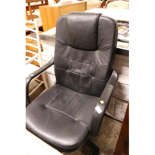 591 - Office armchair