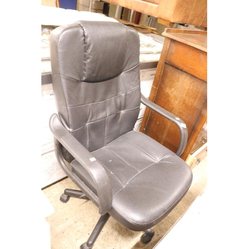 591 - Office armchair