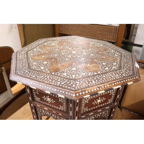 555 - Hex decorative folding table