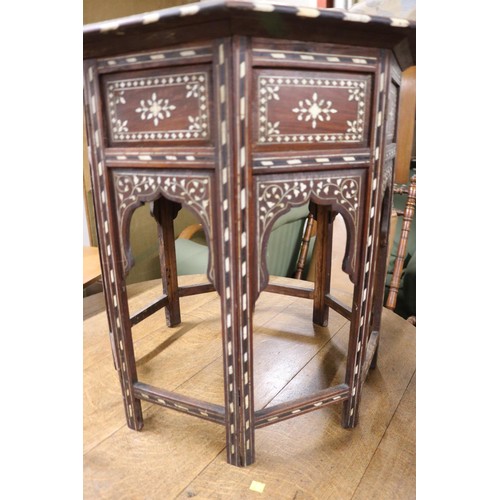 555 - Hex decorative folding table