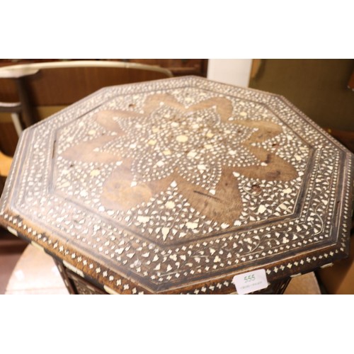 555 - Hex decorative folding table