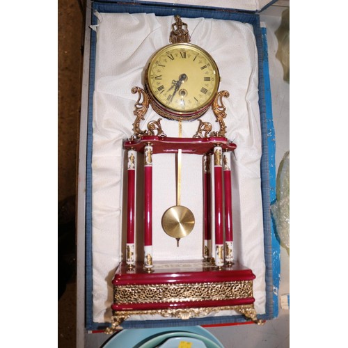 524 - Decorative mantel clock in presentation box (no key)