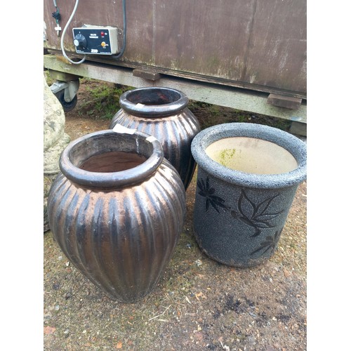 41 - Pir of glazed terracotta balaster style vases (a/f) & black planter