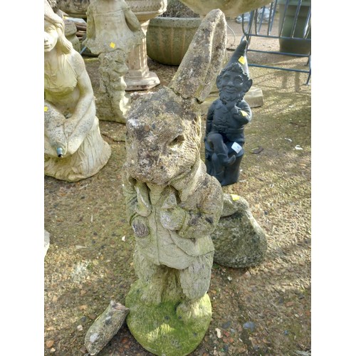 66 - 3 assorted garden ornaments