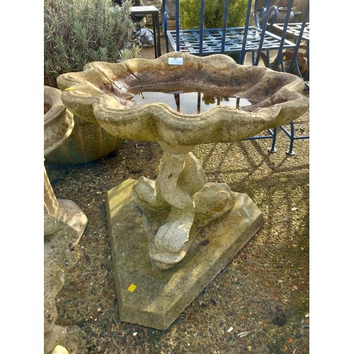 67 - Large bird bath & base