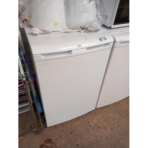 118 - Beko fridge - warranted until 12 noon Tuesday following the above sale