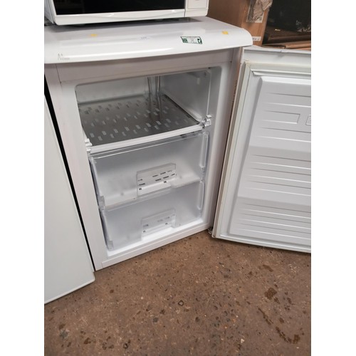 119 - Beko freezer - (top pull down drawer missing) - warranted until 12 noon Tuesday following the above ... 