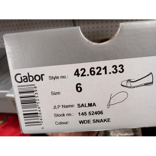 209 - New Gabor Salma size 6, snake shoes