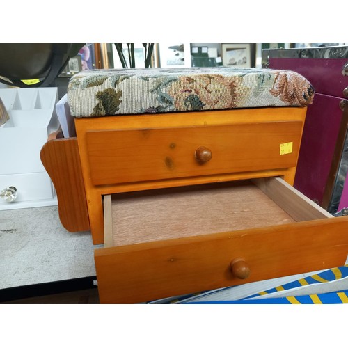 318 - Sewing box & contents & 2 dressing table tiles (?)