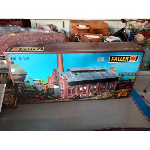 518 - 3 boxes of railway models in boxes - unmade