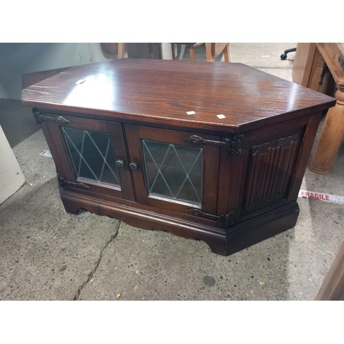 600 - Old charm tv unit