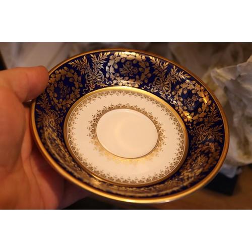 436 - 2 pieces of Royal Collection chinaware, incl limited edition (no. 329 of 500) George III chocolate c... 