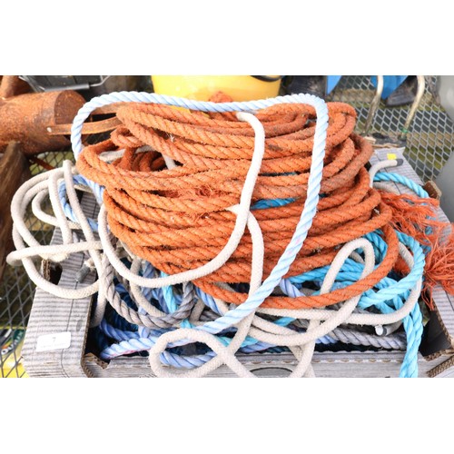 7 - Box of a large qty of rope