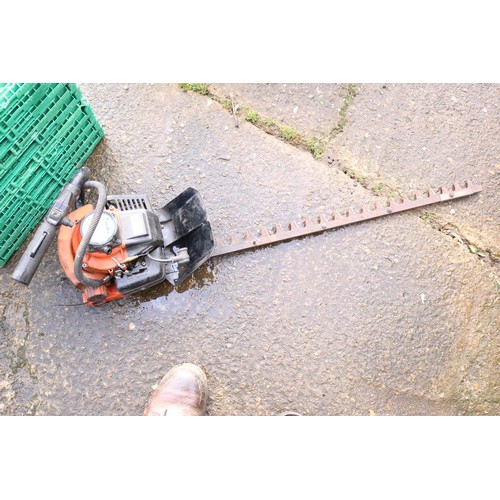 10 - 2 wing mirrors, pumps, hose & petrol hedge cutter (a/f)