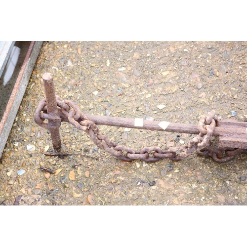 36 - Antique anchor