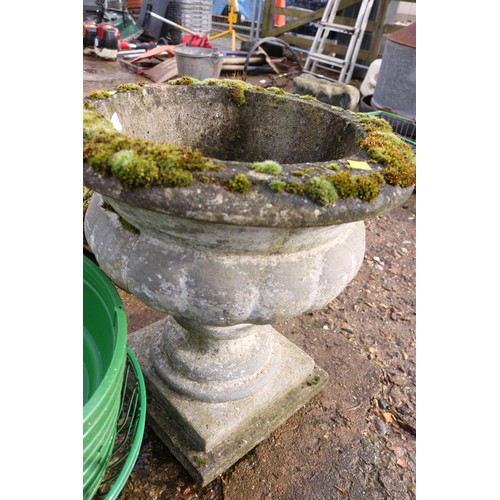 46 - Garden urn