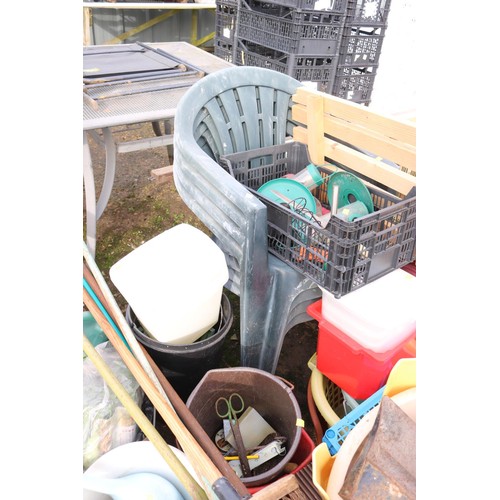 59 - Garden misc, incl 4 plastic chairs, watering cans, pet guard, dog bed, brooms, etc