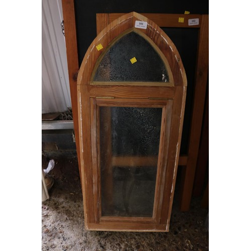 101 - Arch shape wooden window