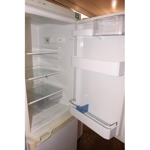 199 - Bosch fridge freezer - warranted until 12 noon Tuesday following the above sale