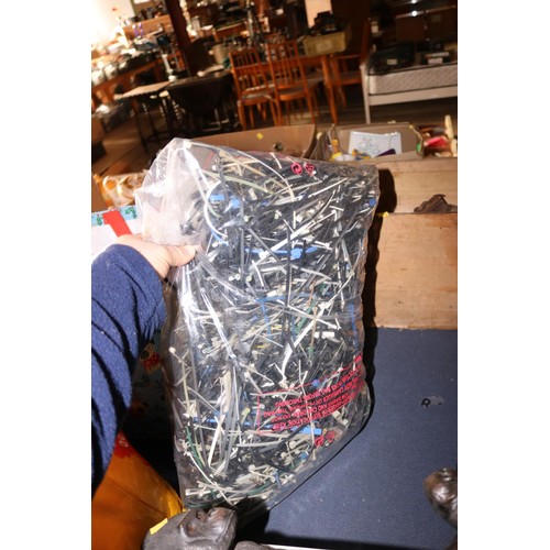 216 - Large bag of cable ties