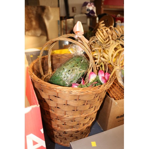 243 - Small box of wicker ware, wicker bin, baskets, etc