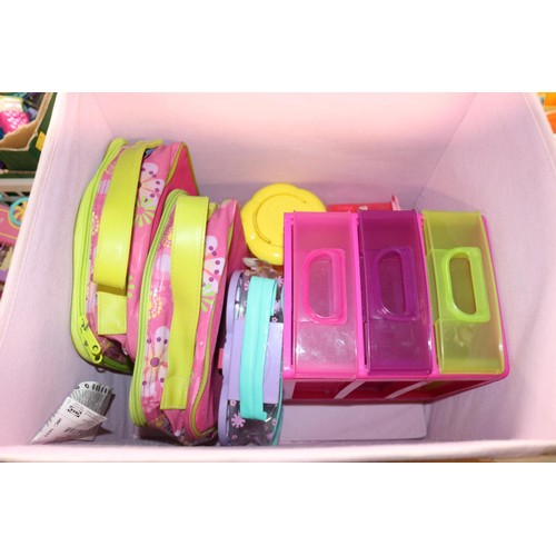 288 - 7 boxes of vintage 'polly pocket' dolls, clothes, items