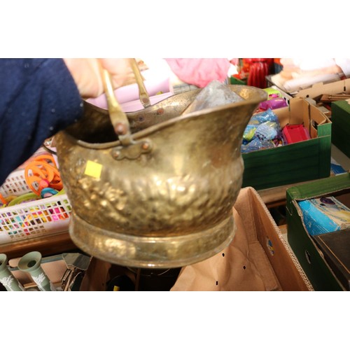 293 - Qty of brass ware