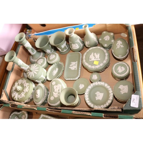 294 - Large qty of green Wedgwood