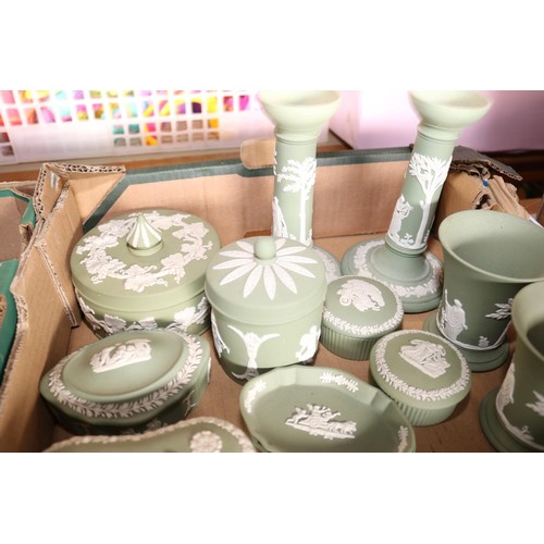 294 - Large qty of green Wedgwood