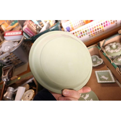 294 - Large qty of green Wedgwood