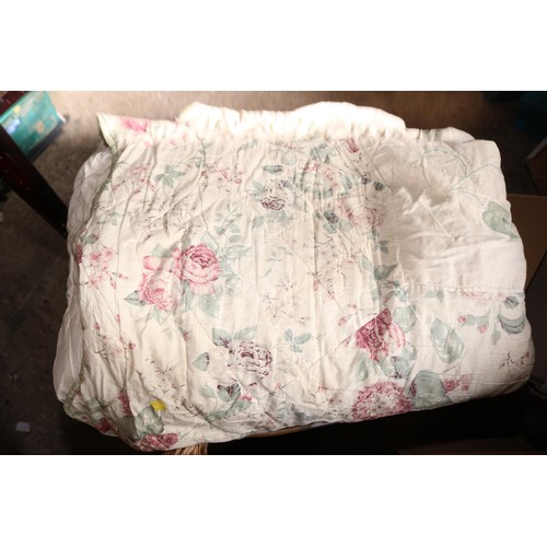 337 - Box of various cushions & throws