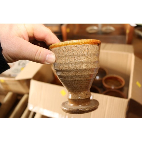 368 - Glazed pottery drinking set