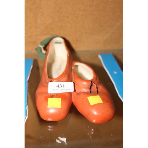 431 - Brentleigh ware reg no. 871203 (caroa 1950's) wall hanging red ballet shoes