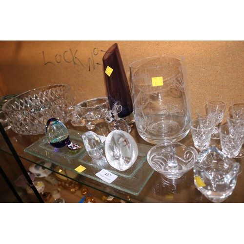 437 - Qty of glassware, bowls, plates, ornaments