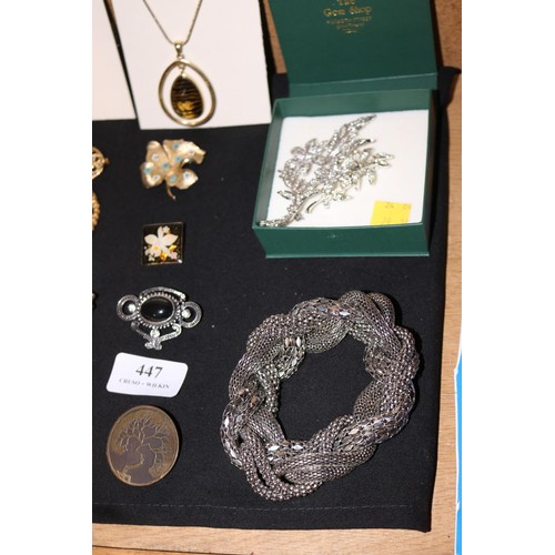 447 - Jewellery - 2 diamonte flower brooches, various carded necklaces, mixed brooches & qty of silver eff... 