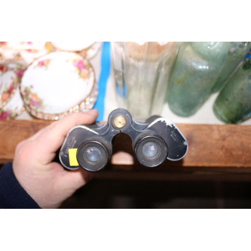 463 - 2 pairs of binoculars (1 cased)