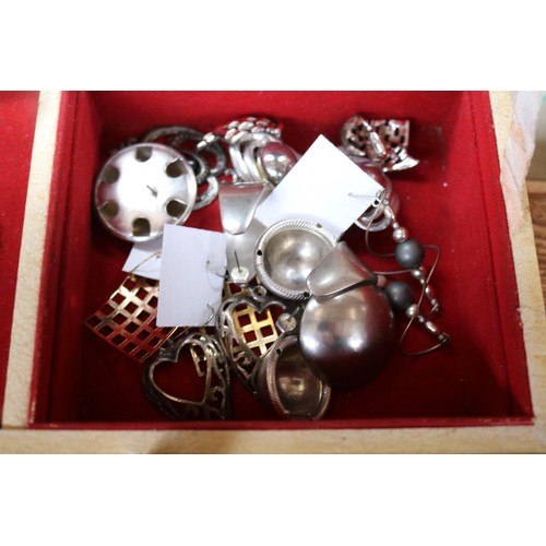 468 - Jewellery box & qty of costume jewellery (4 items)