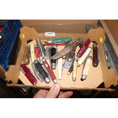 469 - Assorted penknives